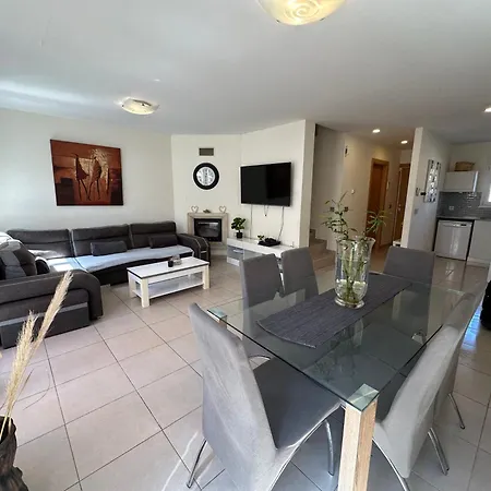 Holiday home Cala-azul Y Jacuzzi